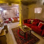 Divan Cave House