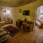 Divan Cave House