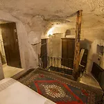 Divan Cave House 4*