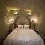 Hotel Divan Cave House