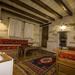Divan Cave House 4*