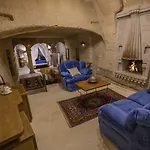 Divan Cave House 4*