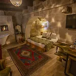 Hotel Divan Cave House