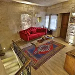 Divan Cave House 4*