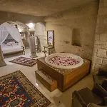 Hotel Divan Cave House