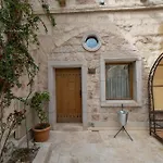 Hotel Divan Cave House