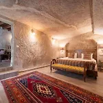 Divan Cave House 4*