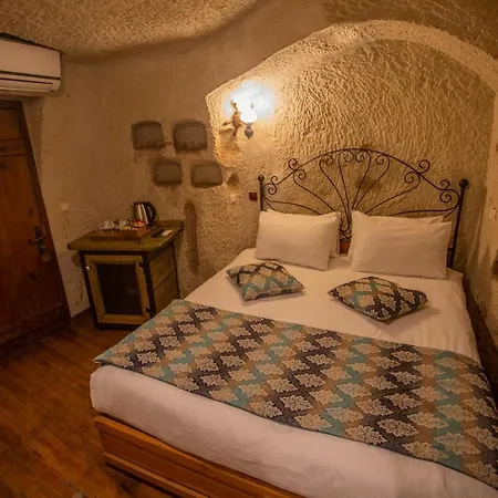 Divan Cave House 4*
