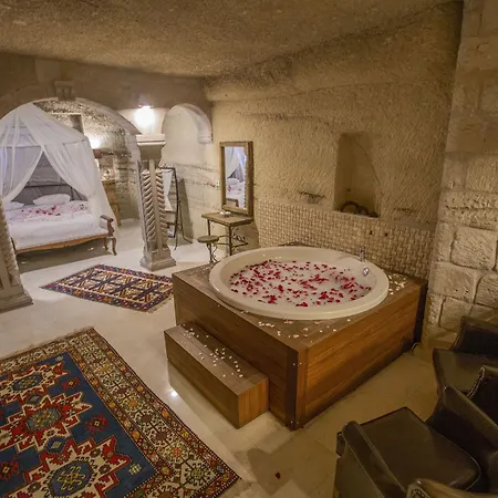 Divan Cave House