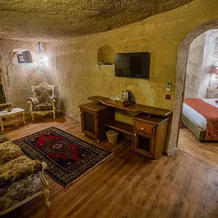 Divan Cave House
