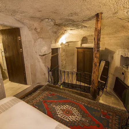 Divan Cave House 4*