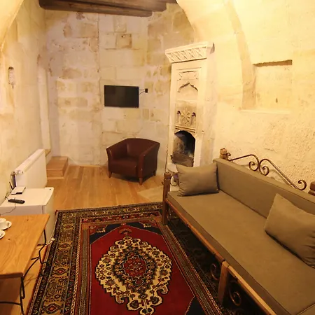 Divan Cave House