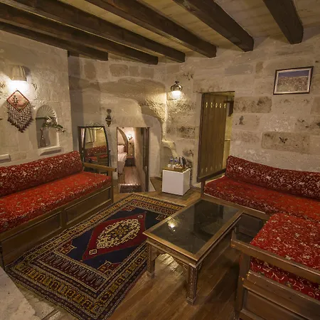 Divan Cave House 4*