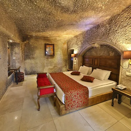 Divan Cave House 4*