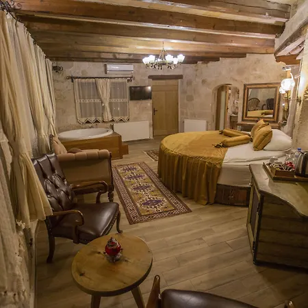 Divan Cave House 4*