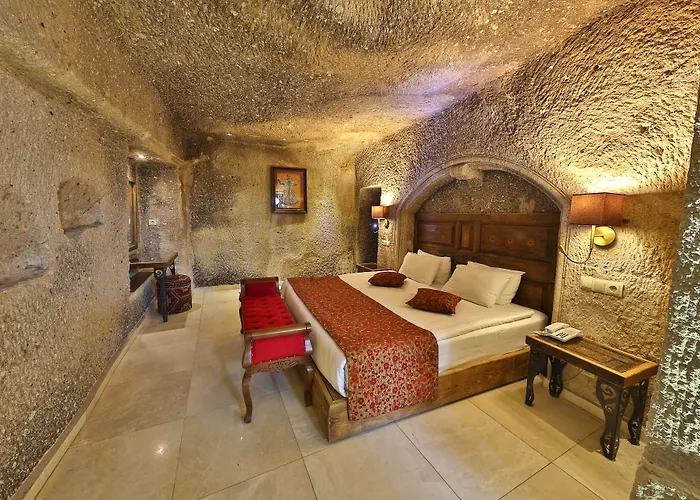 Divan Cave House 4*