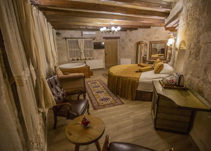 Divan Cave House 4*